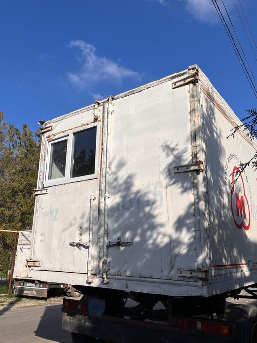 Жилой вагончик на колоссах