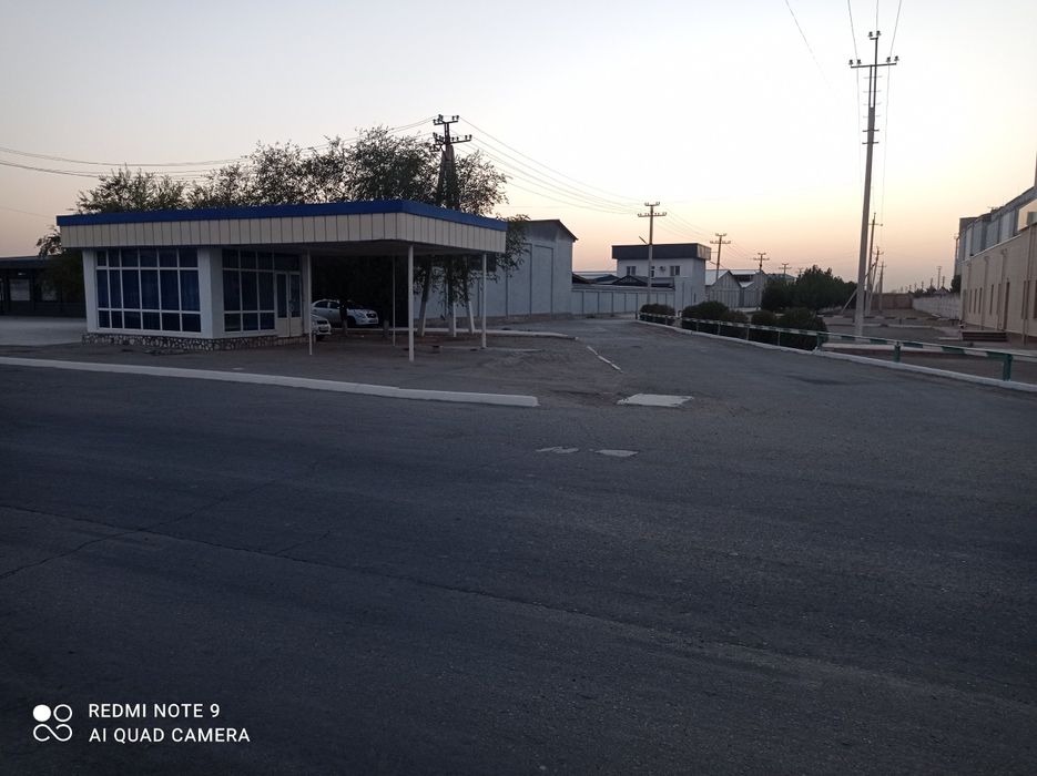 Навоий шахар спутникда магазин сотилади