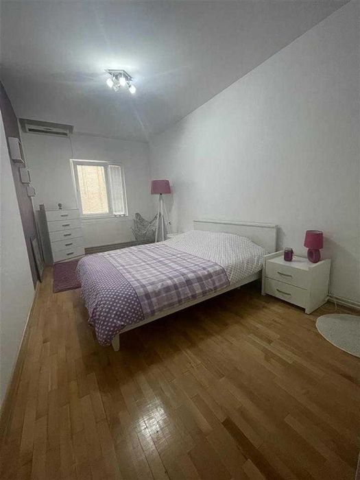 Дава се под наем Тристаен апартамент в София, Оборище - 96 кв.м за 637.5 € - Снимка #1