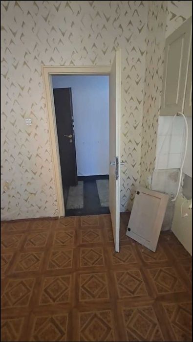 Дава се под наем Двустаен апартамент в Пловдив, Гагарин - 80 кв.м за 248.88 € - Снимка #2