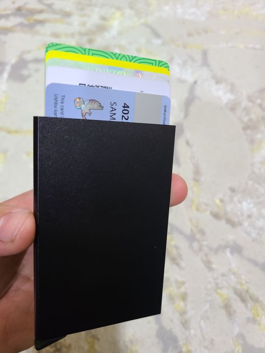 Kardholderlar sotiladi
V8 tagacha plastik karta,passport,
Va haydovch