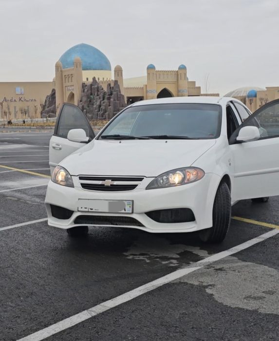 Jentra bamper  sotiladi 1.5 mln sòm  kelishamiz aniq oladigan odam bol