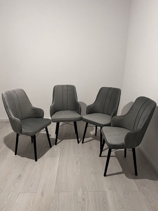 Vand 4 scaune de bucatarie/living noi