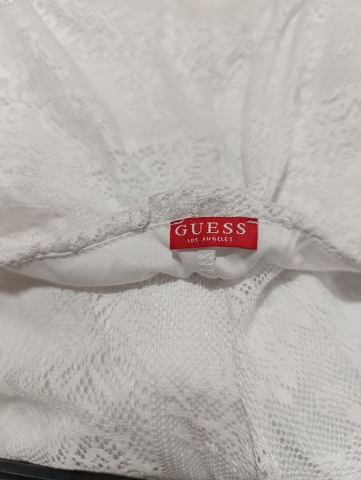 Бял гащеризон дантела Guess размер М и бели летни обувки 39 номер