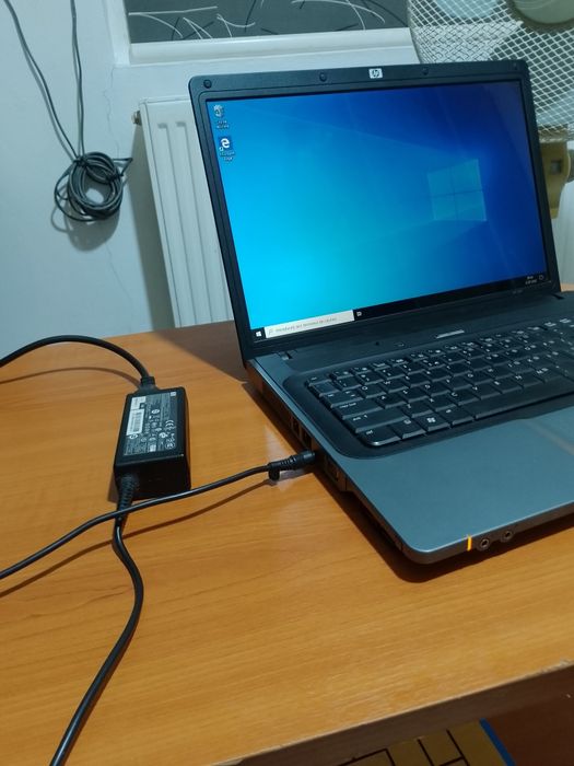 Leptop HP  vând sau schimb  cu telefon functional