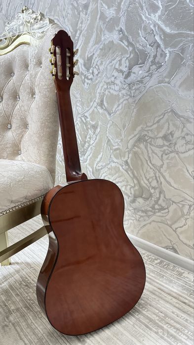 Gitara sotiladi holati zo’r