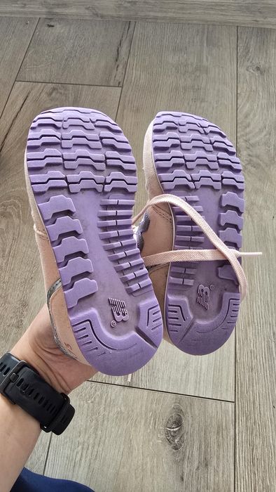 Оригинални детски маратонки за момиче New Balance.