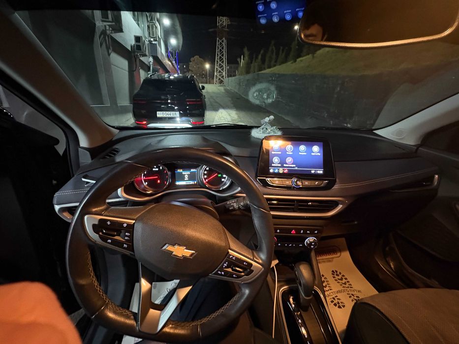 Трекер 2 Примьер 2022 года. 62 000 км. Чёрная. 14 500 у.е. Срочно