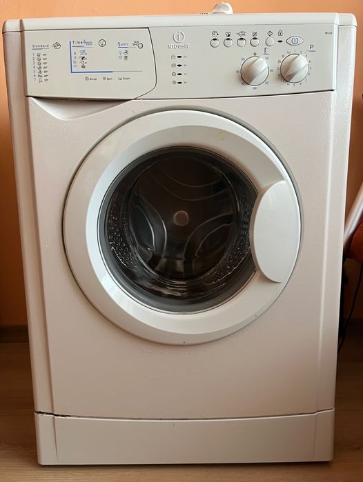 Пералня Indesit WIL62
