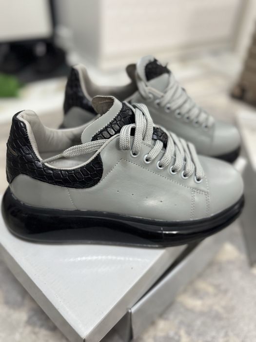 Новые кроссовки Hotiç