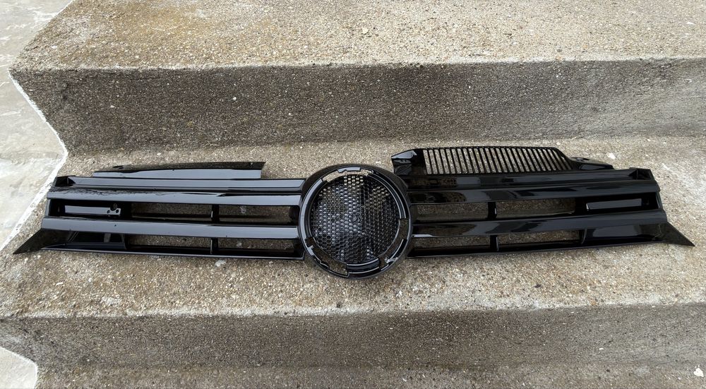 Предна решетка за VW Golf 6