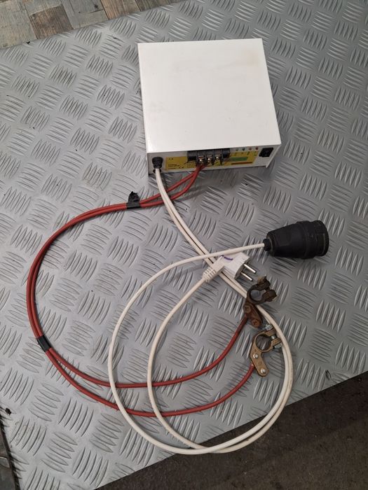 Български UPS 100SIN