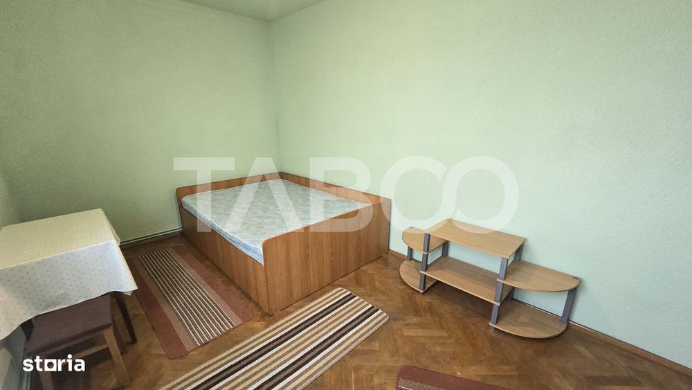 Apartament de vanzare 2 camere decomandate etaj intermediar Strand