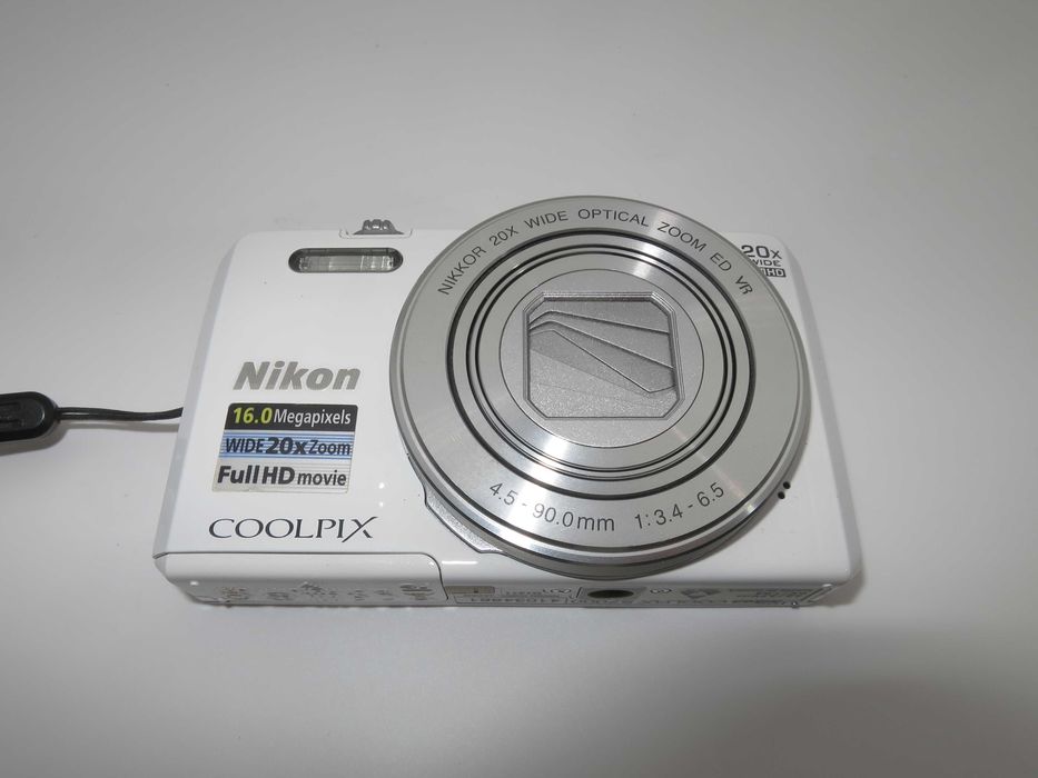 Nikon Coolpix S7000 ултра компактен цифров фотоапарат с 20х опичен зум, 16MP, Wi-Fi, Full-HD видео клип, дигитална камера в отлично състояни