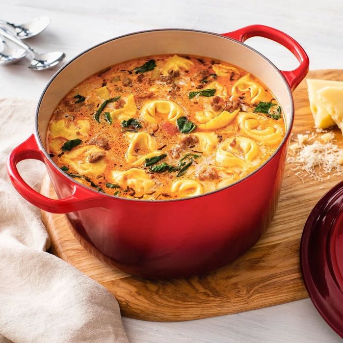 Чугунная эмалированная кастрюля с крышкой LECREUSET ORIGINAL 100%