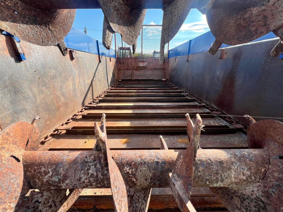 Mig de împrastiat gunoi  Corme de 8,500 tone