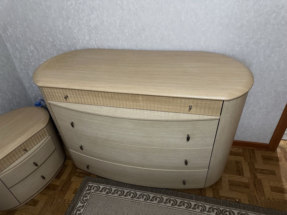 Продам спальный гарнитур