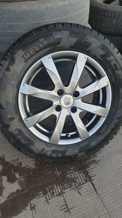 Продам комплект колес на 15