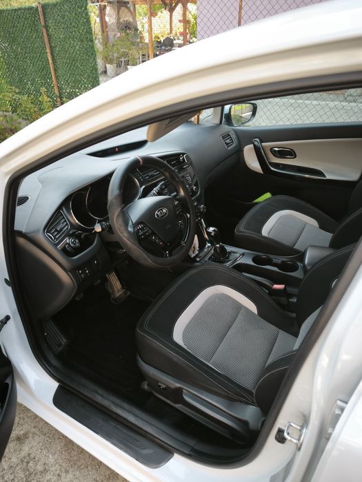 Продавам Kia Ceed 1.6 crdi 128