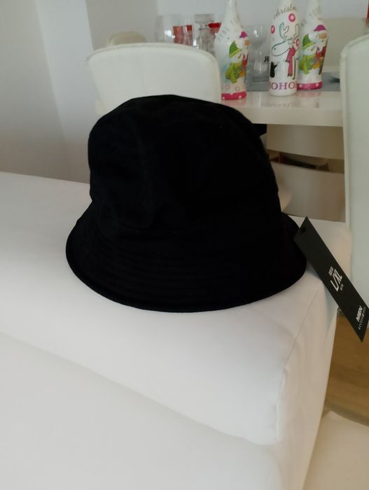 Vând pălărie sport/fashion nou nouța cu eticheta,New Yorker.