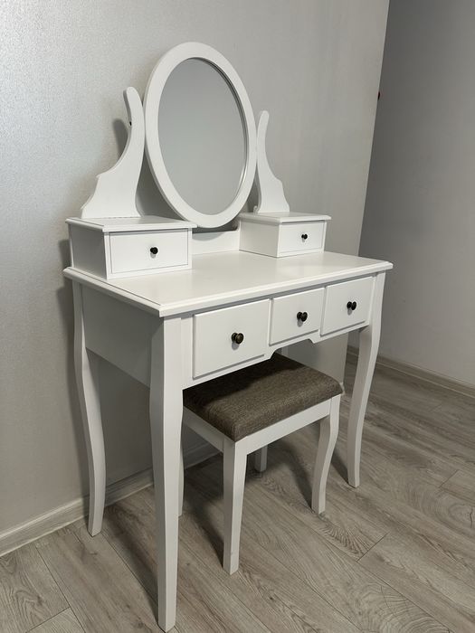 SET masuta machiaj+taburet MALLING JYSK