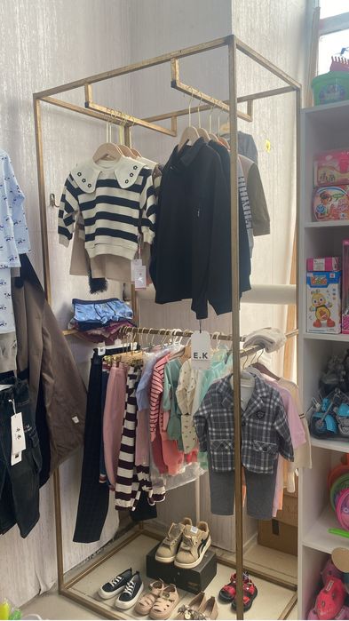 Киім ілетін стойка сатылады