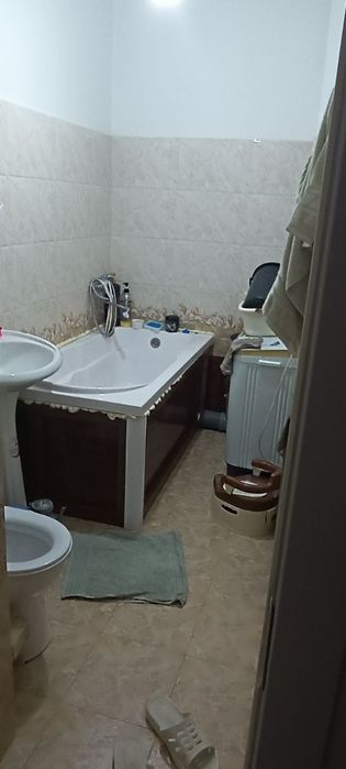 Dom 3 hona 50 m2 tez sotiladi