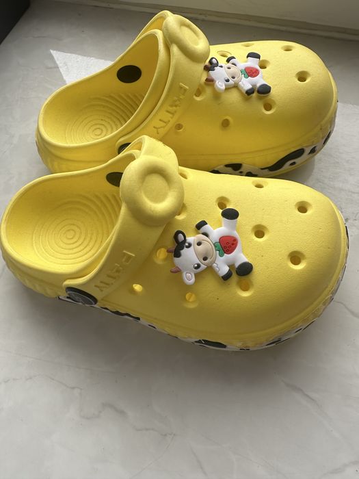 Продам детские кроксы