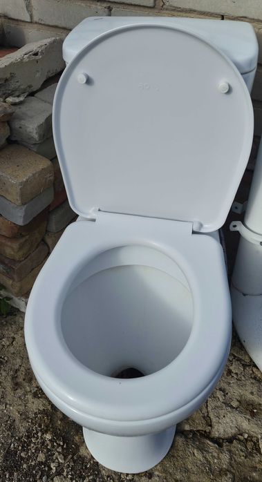 Унитаз в продаже