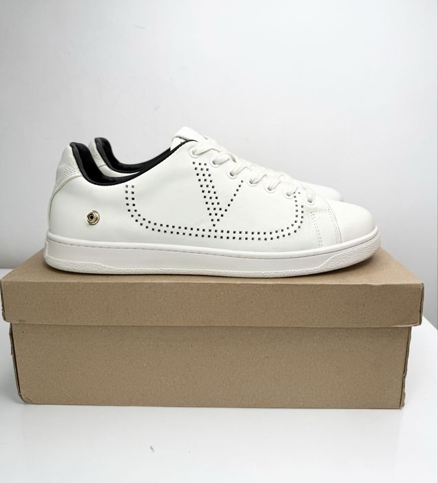 Valentino Garavani Sneakers (43) Маратонки