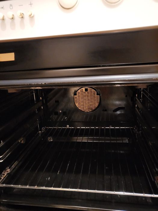 Фурна с котлони AEG