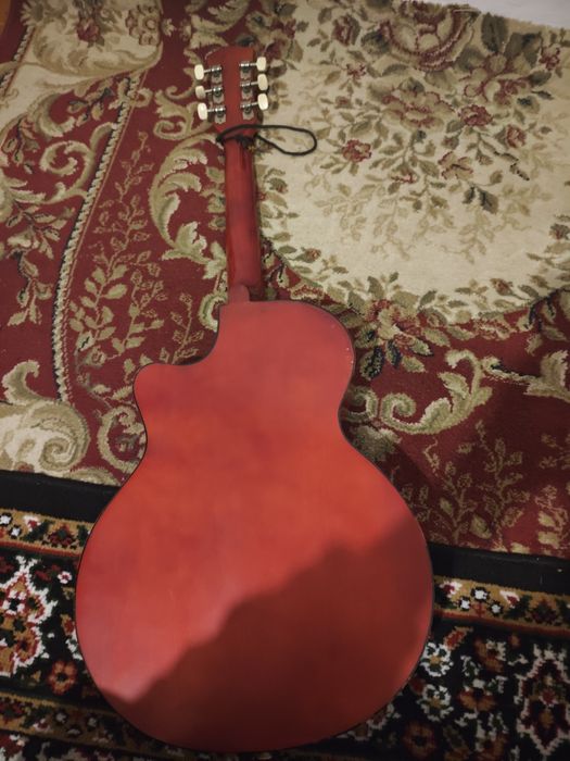 Продам гитару акустическую
