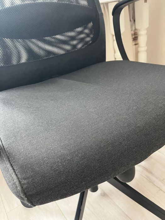 Продам офисное кресло ikea markus