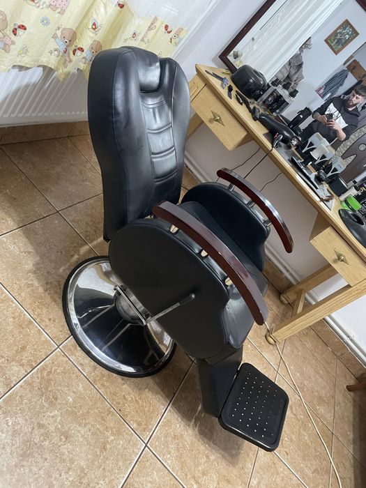Scaun frizerie folosit 1000 lei