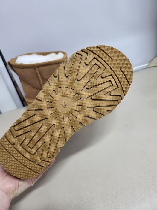 Продам угги зимние