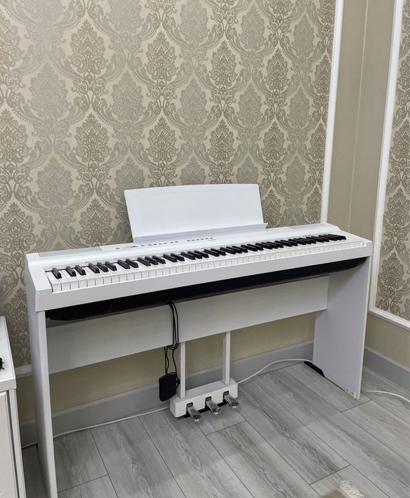 Продам цифровое пианино Ямаха