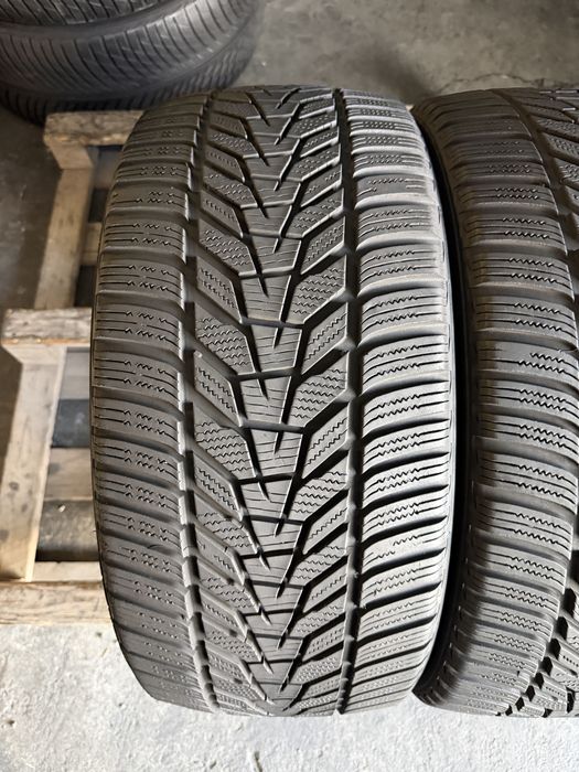 2 anvelope iarna 245/35/20 , Hankook ,DOT 2023 , 6.8 mm