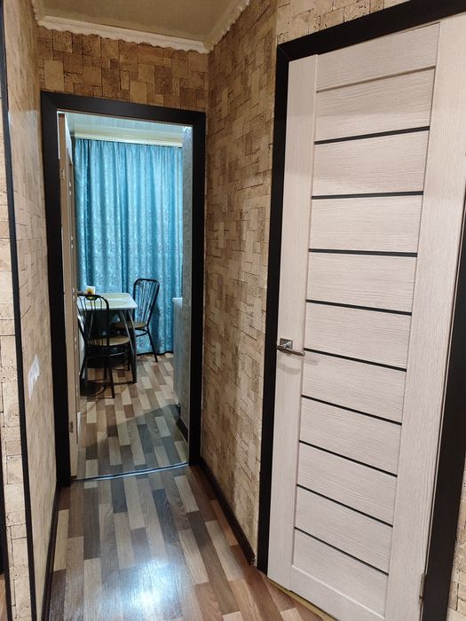 1ая. Чисто. Всё есть!!