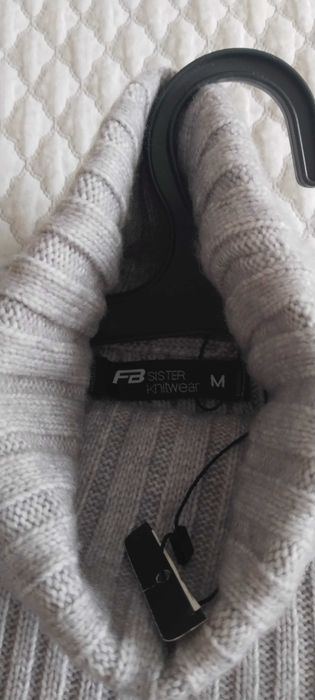 Продаю новый свитер-топ