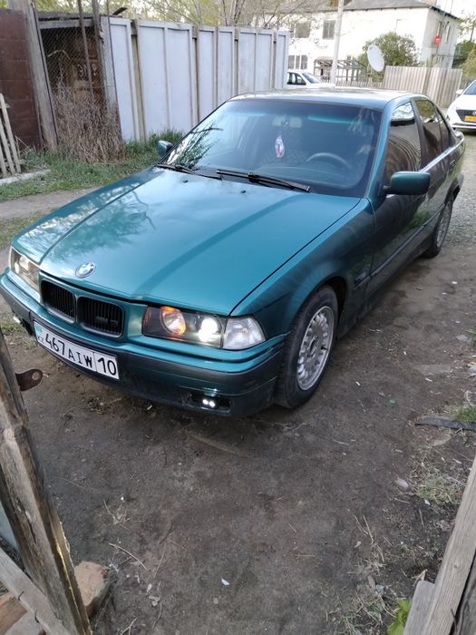 Продам БМВ тройку