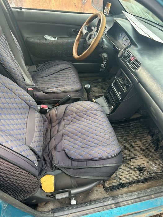 Мазда срочно 121 год 1991