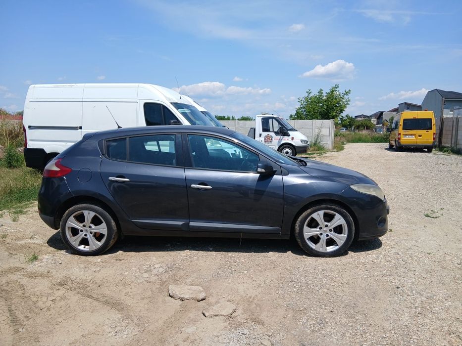 Bara fata far faruri stanga dreapta Renault megane 3