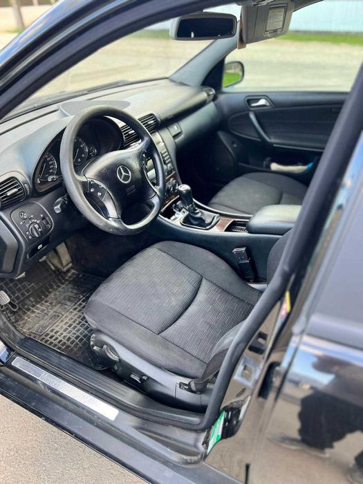 Mercedes    C220