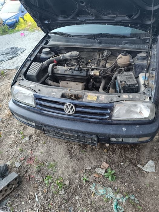Volkswagen Vento 1.6 benzina piese