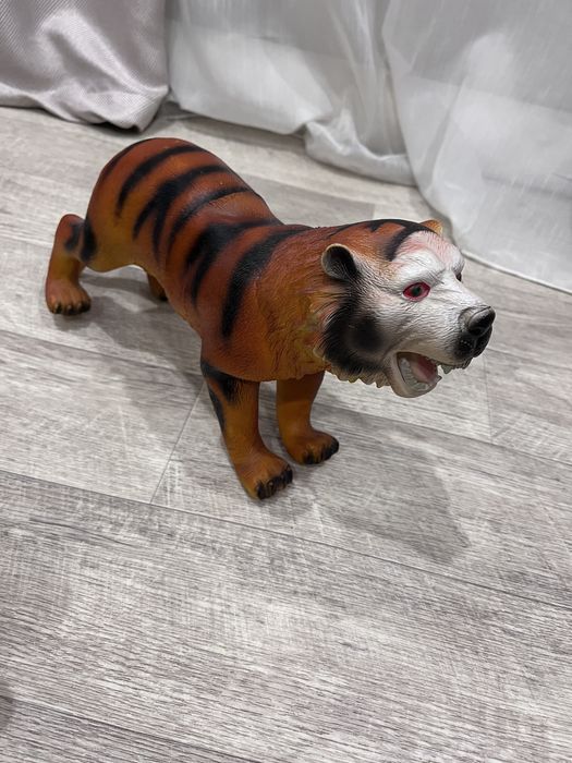 Продам игрушки резиновые,почти новые