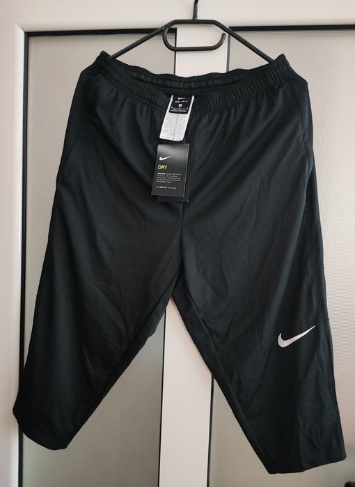 Спортен  юношески/мъжки екип Nike Dry