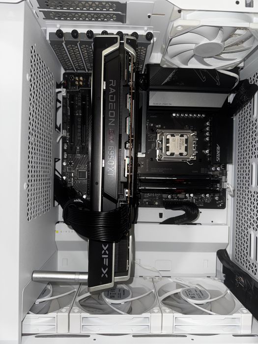 7500F+RX6950XT игровой компьютер