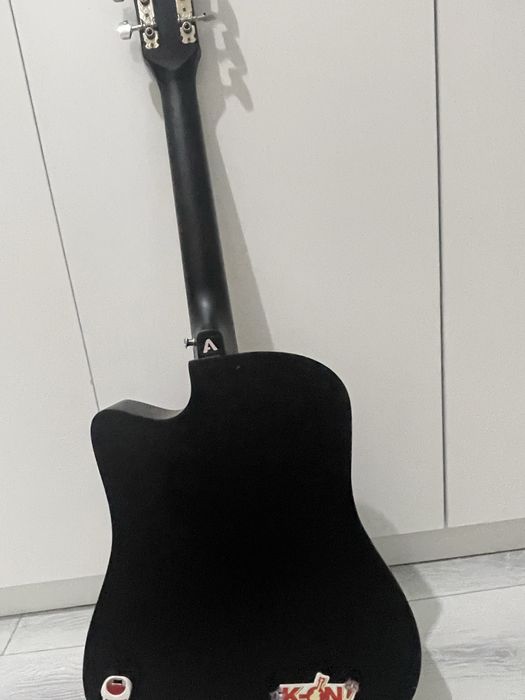 гитара акустическая, делаю обмен на укулеле!