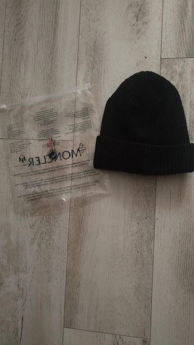 Caciulă Moncler neagra