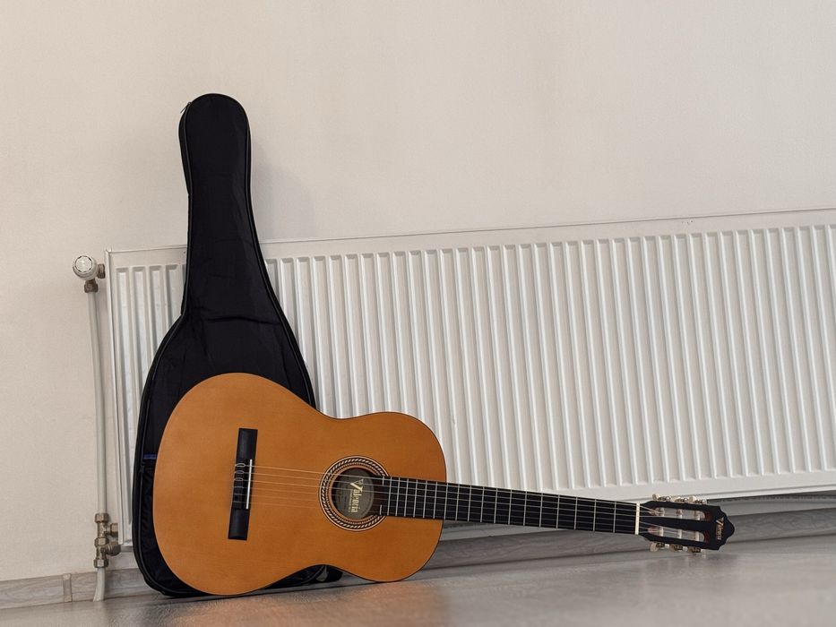 Класическа китара класик Valencia established 1972